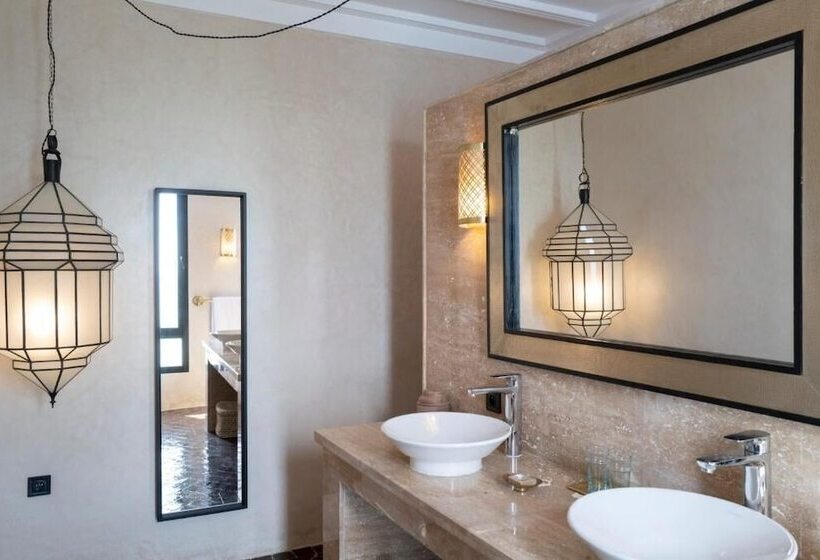 酒店 Hôtel Oasis Dakhla