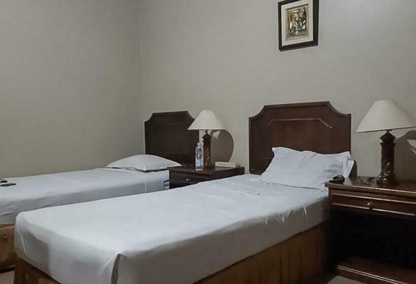 호텔 Indiana Syariah Mitra Reddoorz