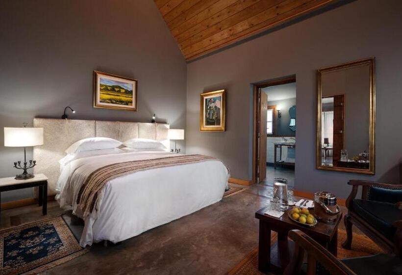 هتل Las Liebres Restaurant &