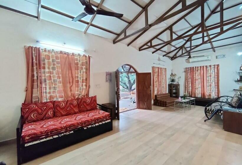 ホテル Misty Courtyard By Spicy Mango