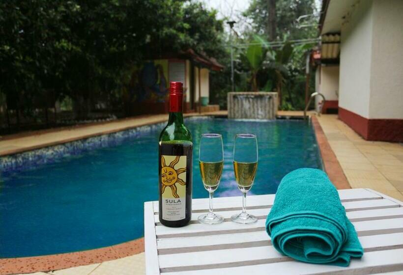 ホテル Misty Courtyard By Spicy Mango