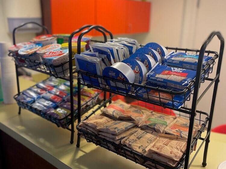 هتل Mother Earth Motor Lodge