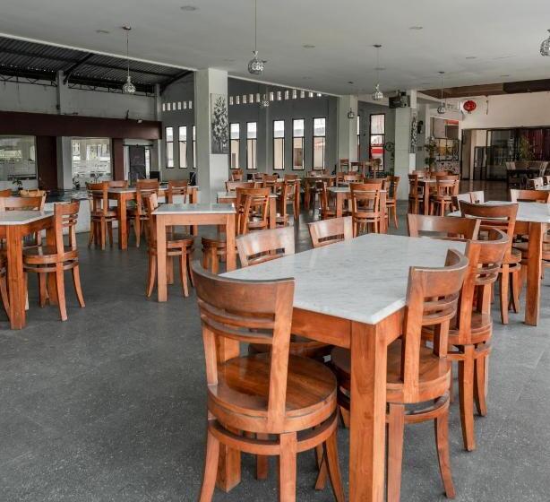 Neo Cempaka Hill Hotel Jember