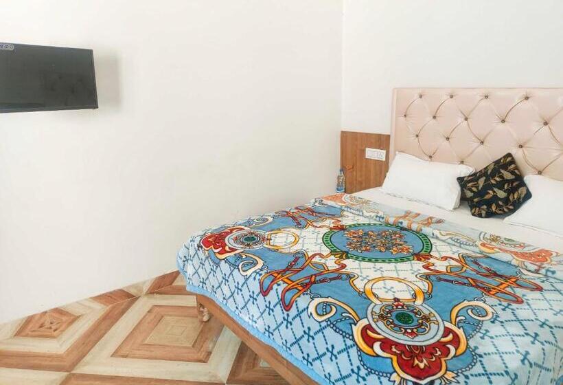 هتل Pop 84706  J S R Palace Gardens