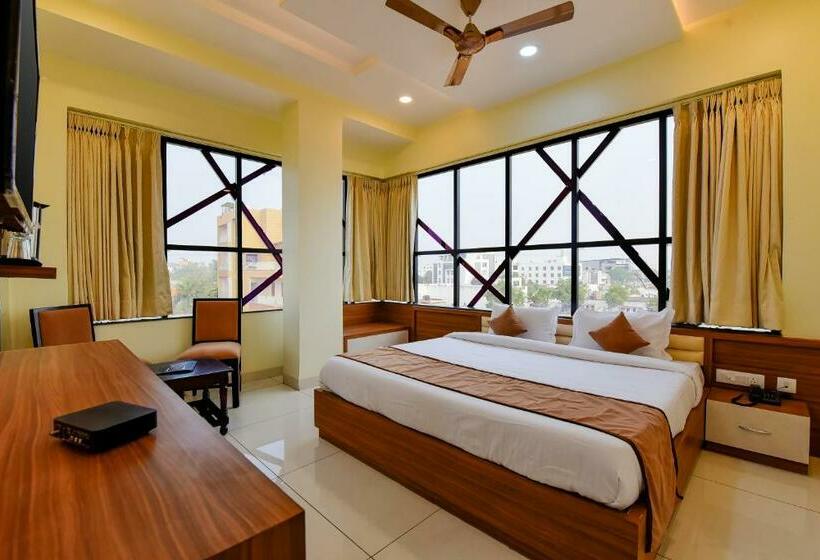 Отель Purple Orchid