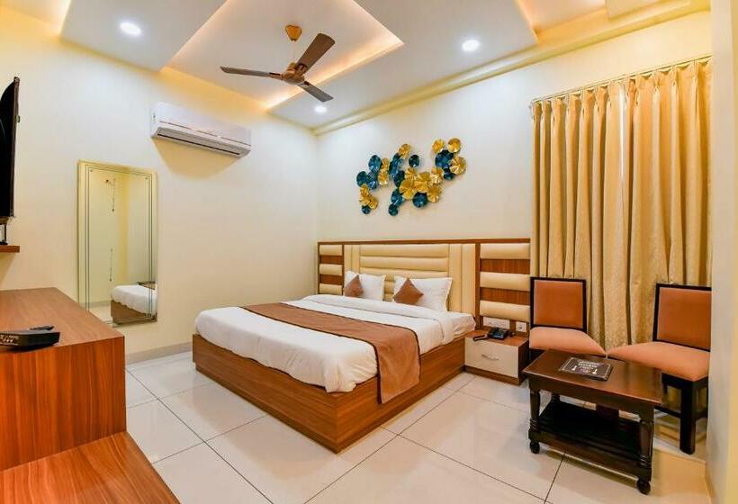 Отель Purple Orchid