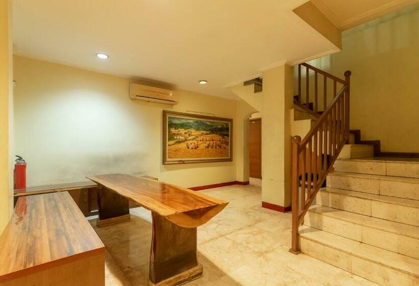 בית מלון כפרי Reddoorz Near Stasiun Juanda Jakarta