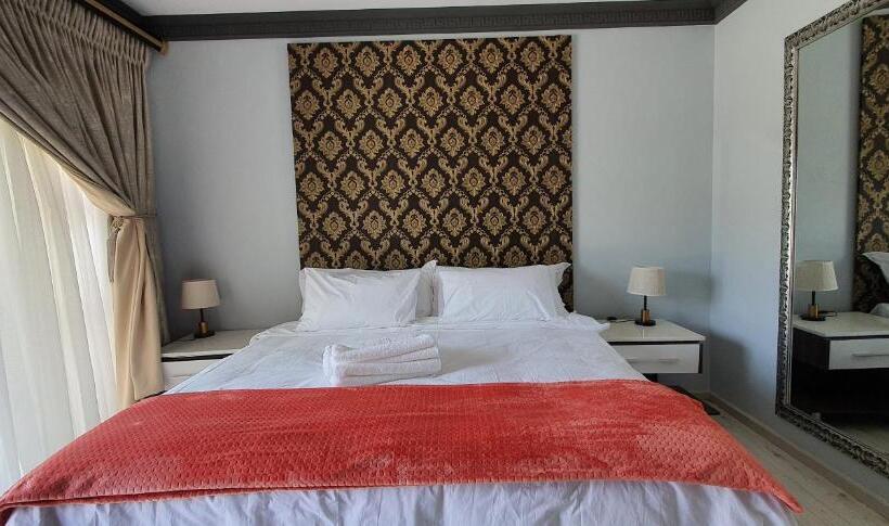 בית מלון כפרי Sea Water Boutique Lodge In Mankweng Unit G