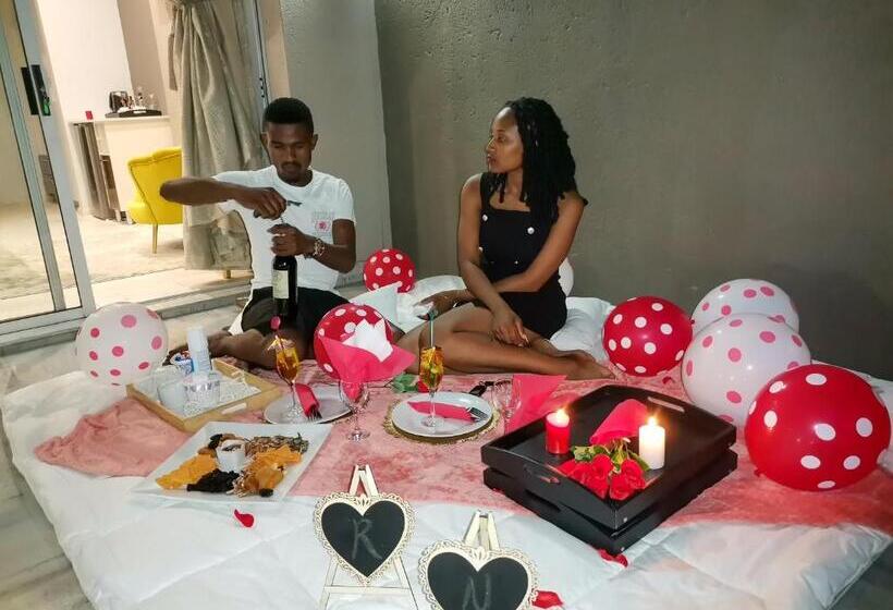 בית מלון כפרי Sea Water Boutique Lodge In Mankweng Unit G