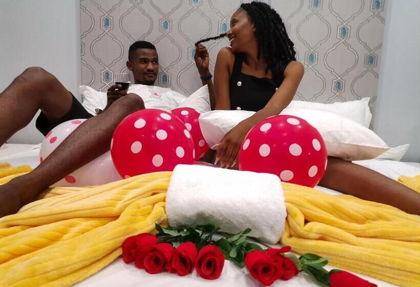 בית מלון כפרי Sea Water Boutique Lodge In Mankweng Unit G