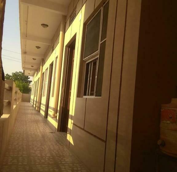فندق Yashasvi