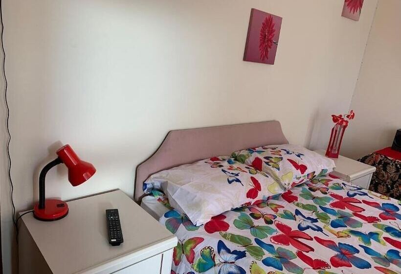 פנסיון Busy Bee   Guest House   Self Service