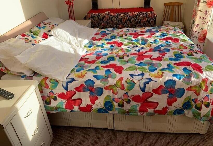 Пансион Busy Bee   Guest House   Self Service