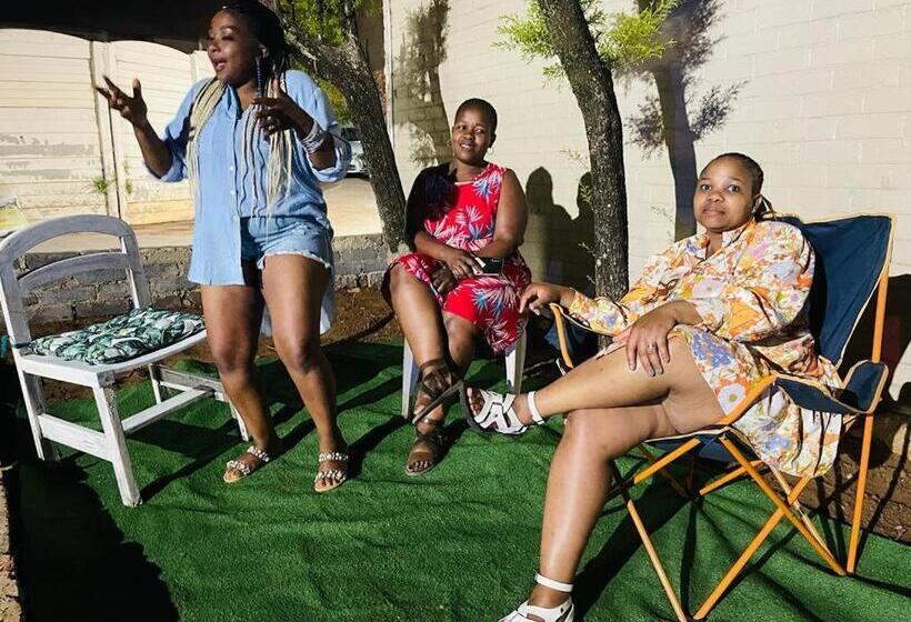 פנסיון Capitalt Luxury Guest House