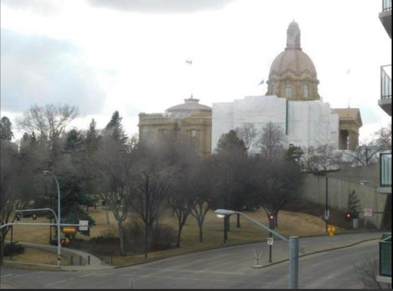 Private Room In Oliver 104 Ave, Across Grand Mcewan University, Norquest College, A Chic Location!