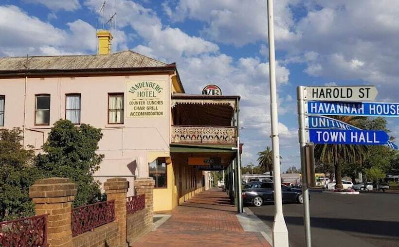 Vandenberg Hotel Forbes