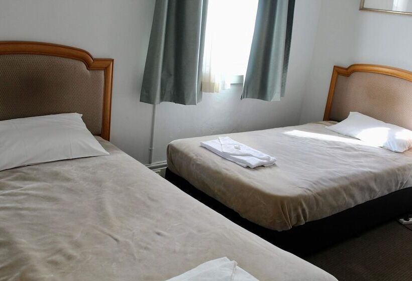 Vandenberg Hotel Forbes