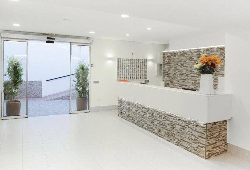 Aparthotel Flora Park