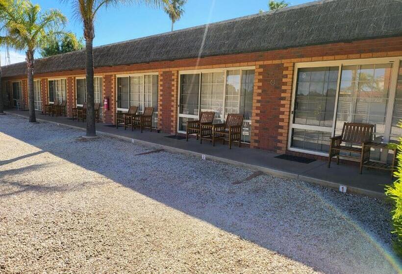 Foundry Palms Motel