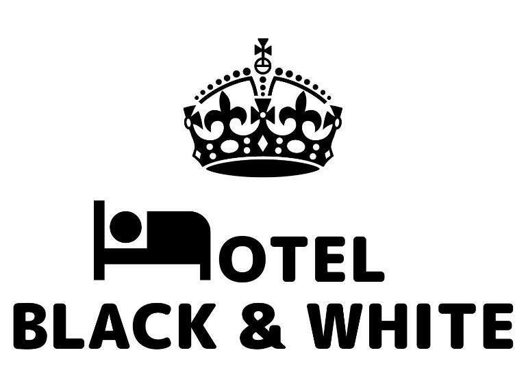 בית מלון כפרי Black & White