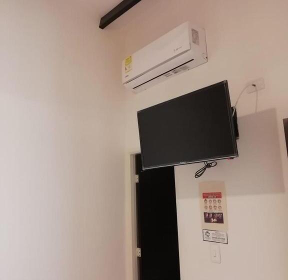 هتل Black & White