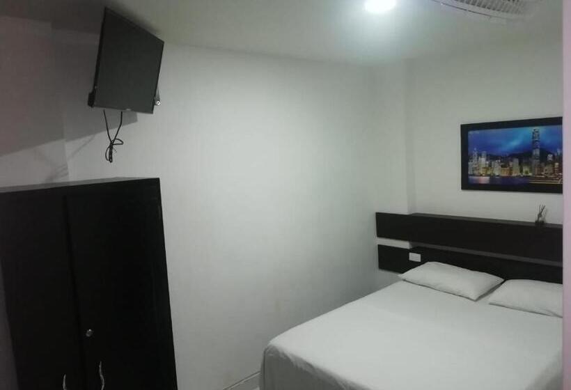 هتل Black & White