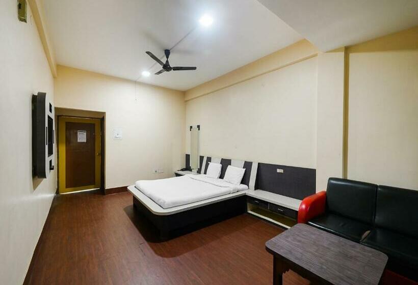 فندق Capital O 84581 The Prestige Tridev