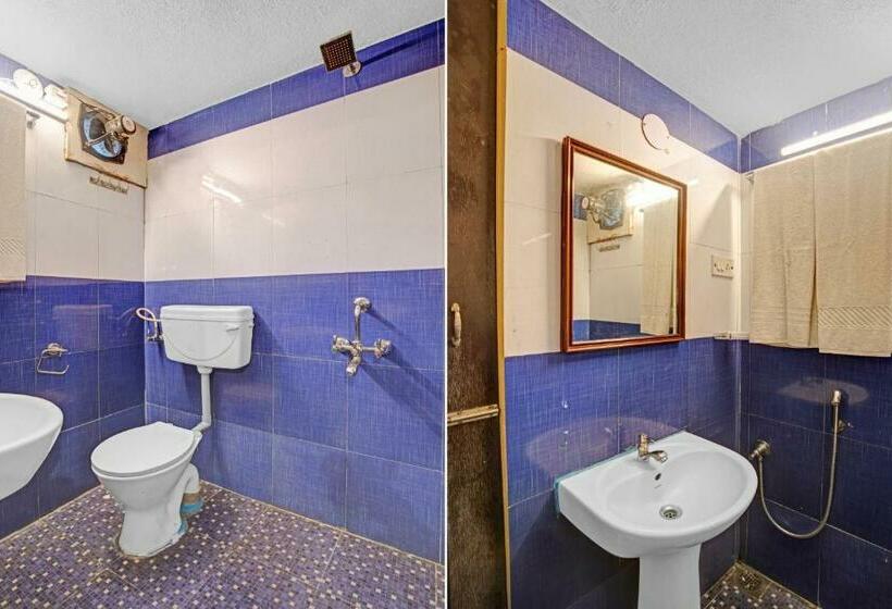 בית מלון כפרי Collection O 84531 Auro Castle Residency