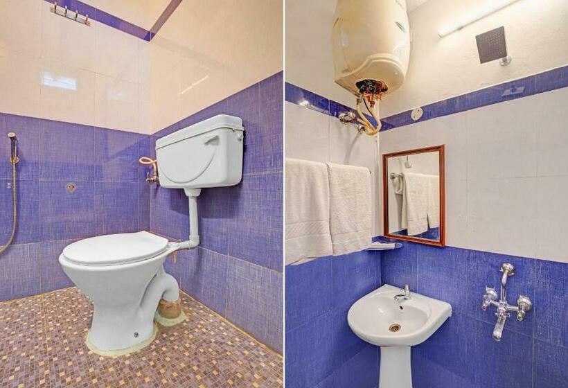 בית מלון כפרי Collection O 84531 Auro Castle Residency