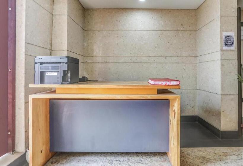 酒店 Collection O Limewood Stay