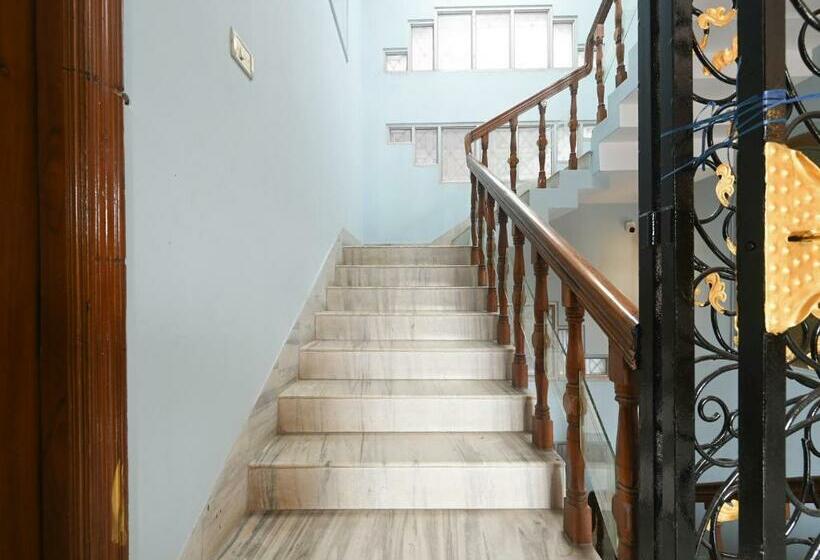 호텔 Oyo 84477 M Palace Villa