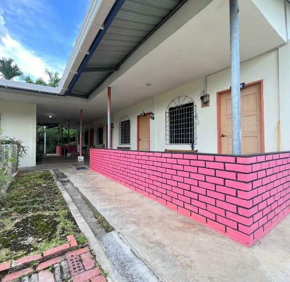 فندق Oyo 90415 Seri Desa Homestay