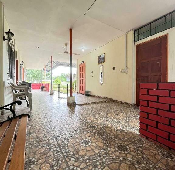 فندق Oyo 90415 Seri Desa Homestay