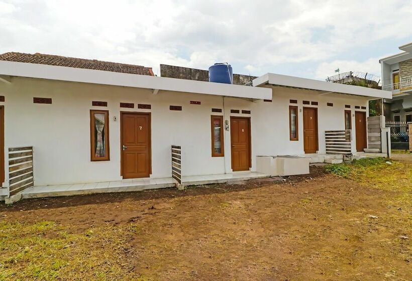 ホテル Oyo 90809 Homestay Black Pink Merah Jambu