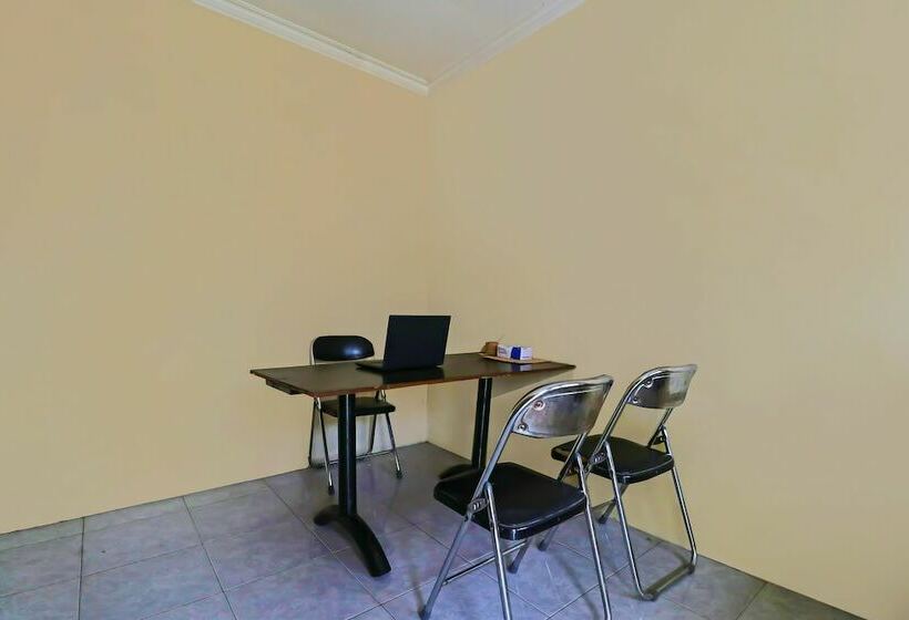 酒店 Oyo 90809 Homestay Black Pink Merah Jambu