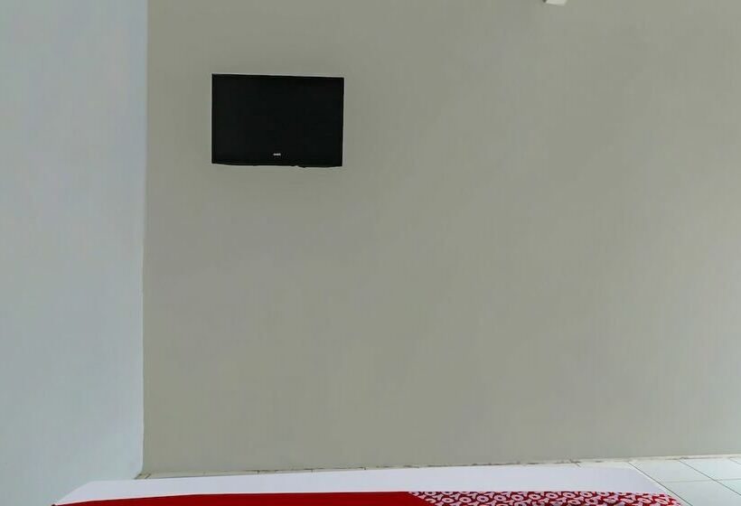 ホテル Oyo 90809 Homestay Black Pink Merah Jambu