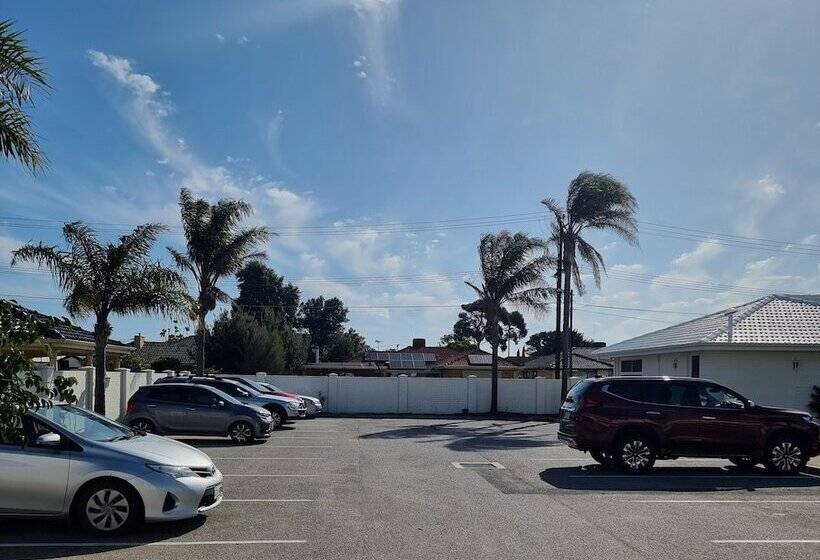 هتل Best Western Adelaide Airport  Formerly Parador Inn