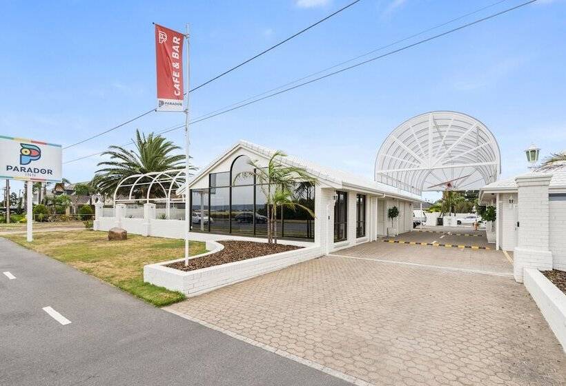 هتل Best Western Adelaide Airport  Formerly Parador Inn