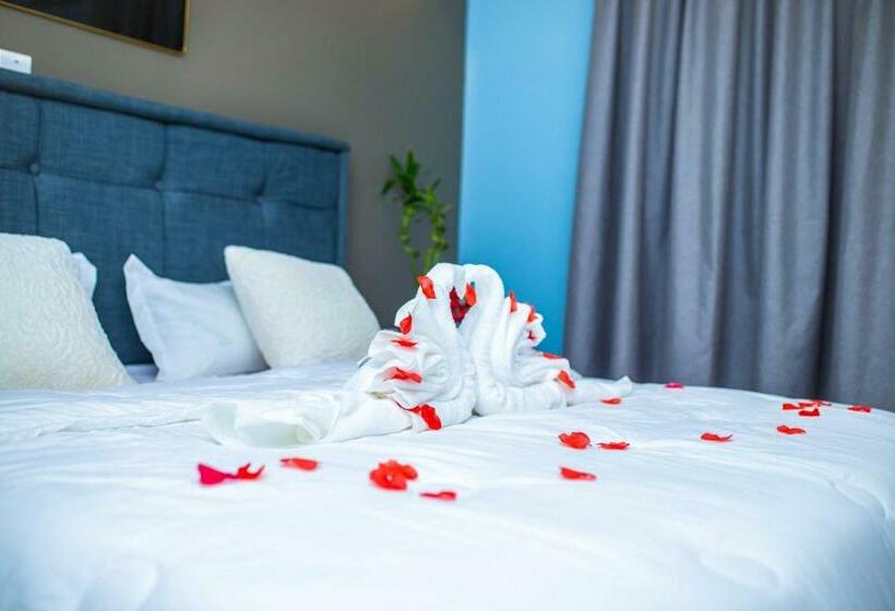 هتل Piano & Gold Collections, Peduase