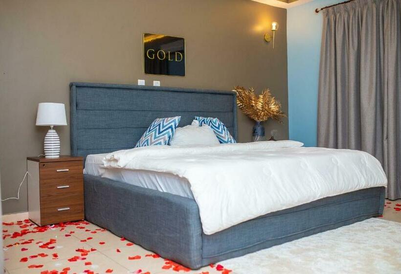 هتل Piano & Gold Collections, Peduase