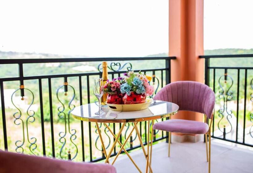 فندق Piano & Gold Collections, Peduase