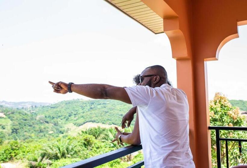 هتل Piano & Gold Collections, Peduase