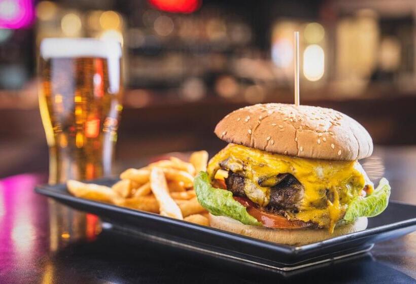 هتل Red Sands Accommodation Newman