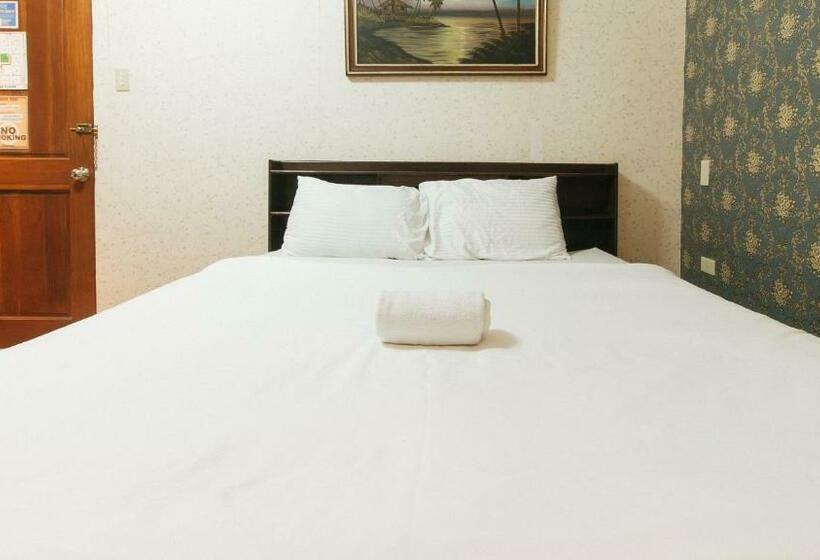 فندق Reddoorz Plus Ysvan  Angeles Pampanga