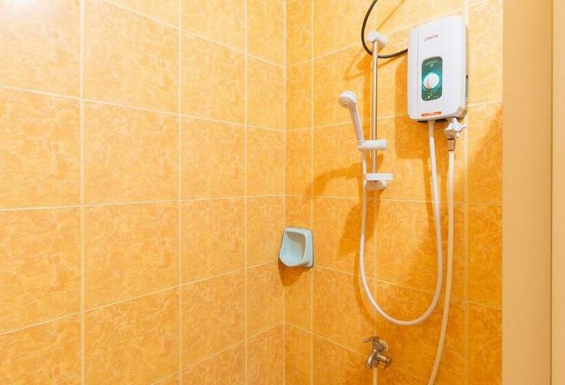 فندق Reddoorz Plus Ysvan  Angeles Pampanga