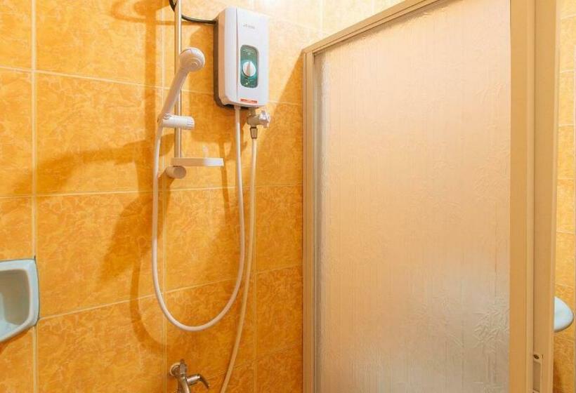 فندق Reddoorz Plus Ysvan  Angeles Pampanga