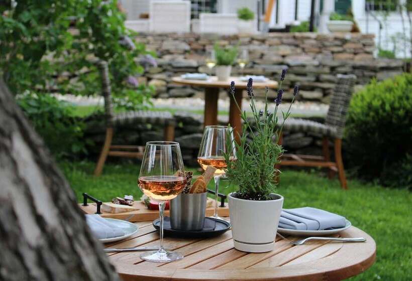 هتل The Hermitage Inn Vermont