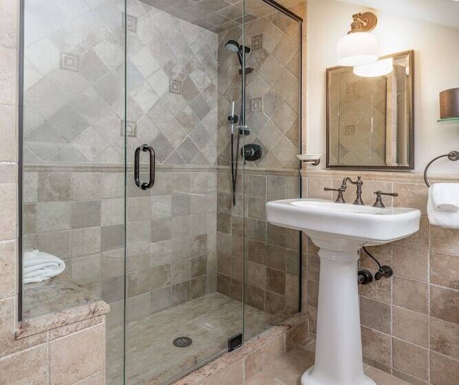 هتل The Hermitage Inn Vermont