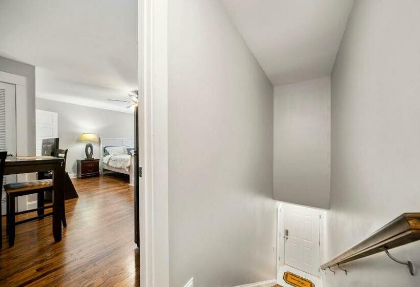 Пансион Lovely Cozy Studio In Heart Of Atlanta