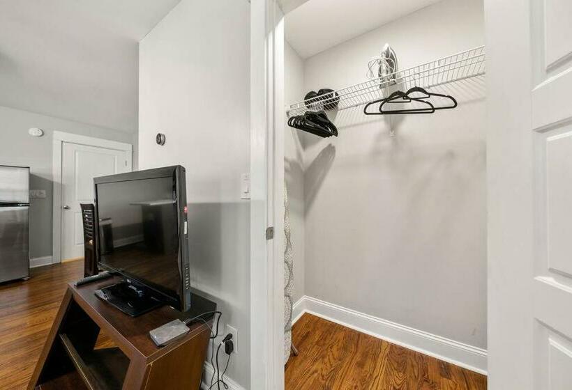 بنسيون Lovely Cozy Studio In Heart Of Atlanta